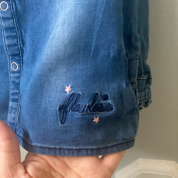 Ag Jean shirt size 4t it’s a slim fit - Picture 4 of 4